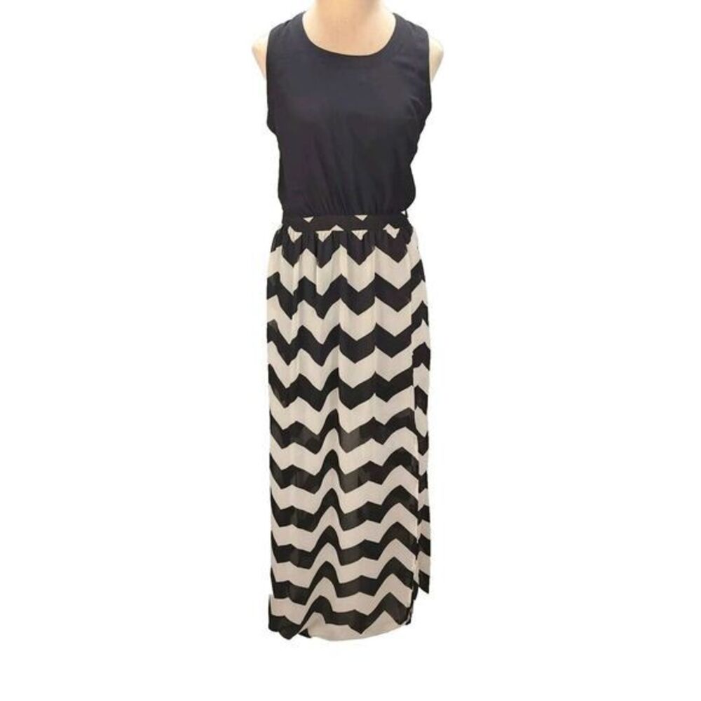 Heartsoul Women's Sleeveless Black‎ And White Chevron Maxi Dress Size M Flowy